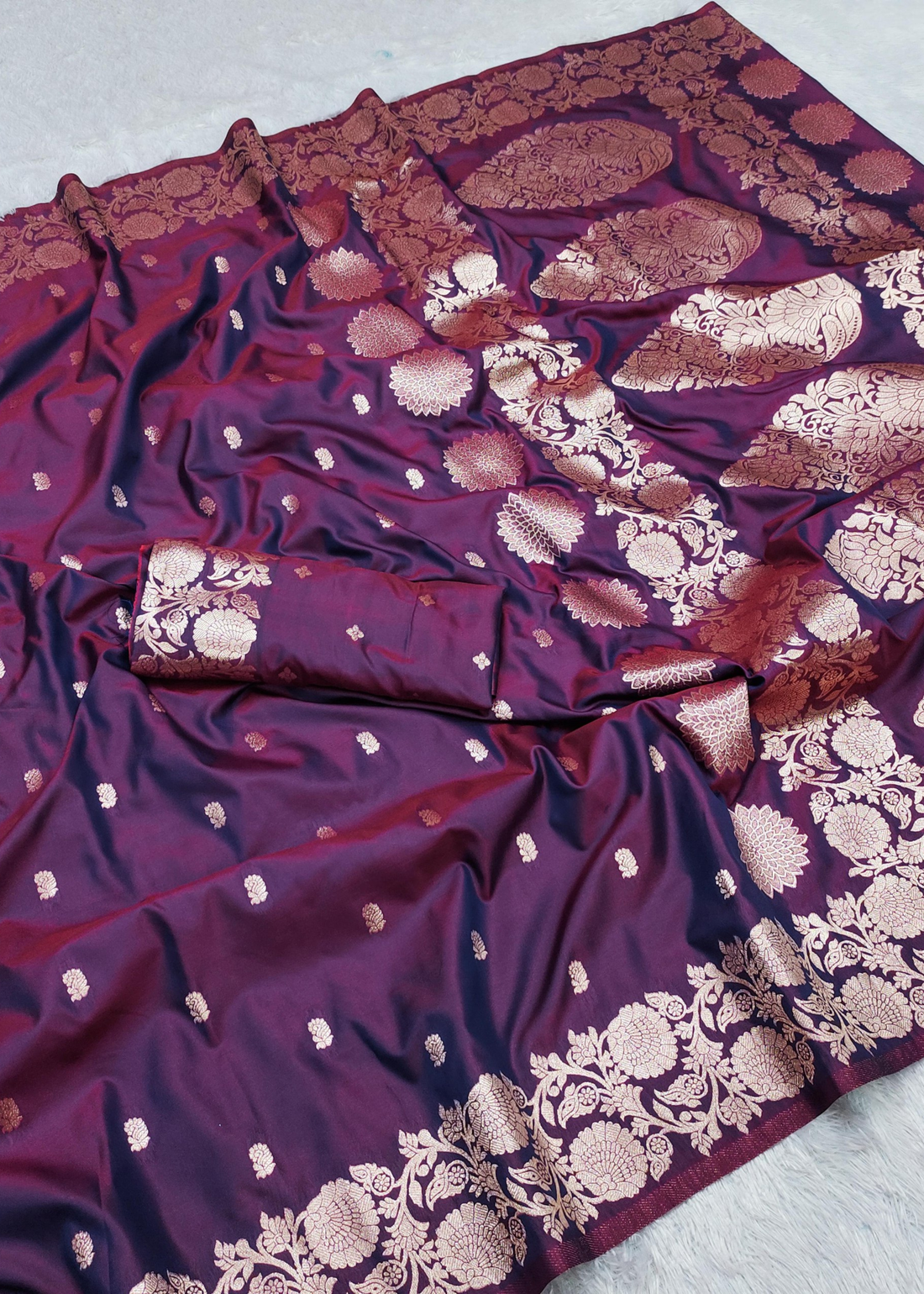 Soft Pure Banarasi Silk Saree With Zari Weaving & Rich Pallu