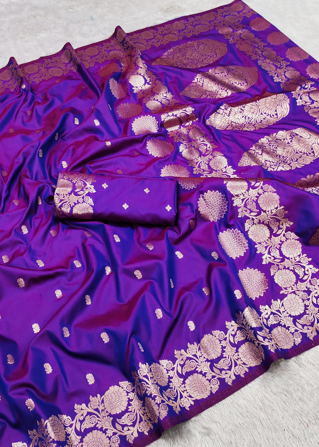 Soft Pure Banarasi Silk Saree With Zari Weaving & Rich Pallu