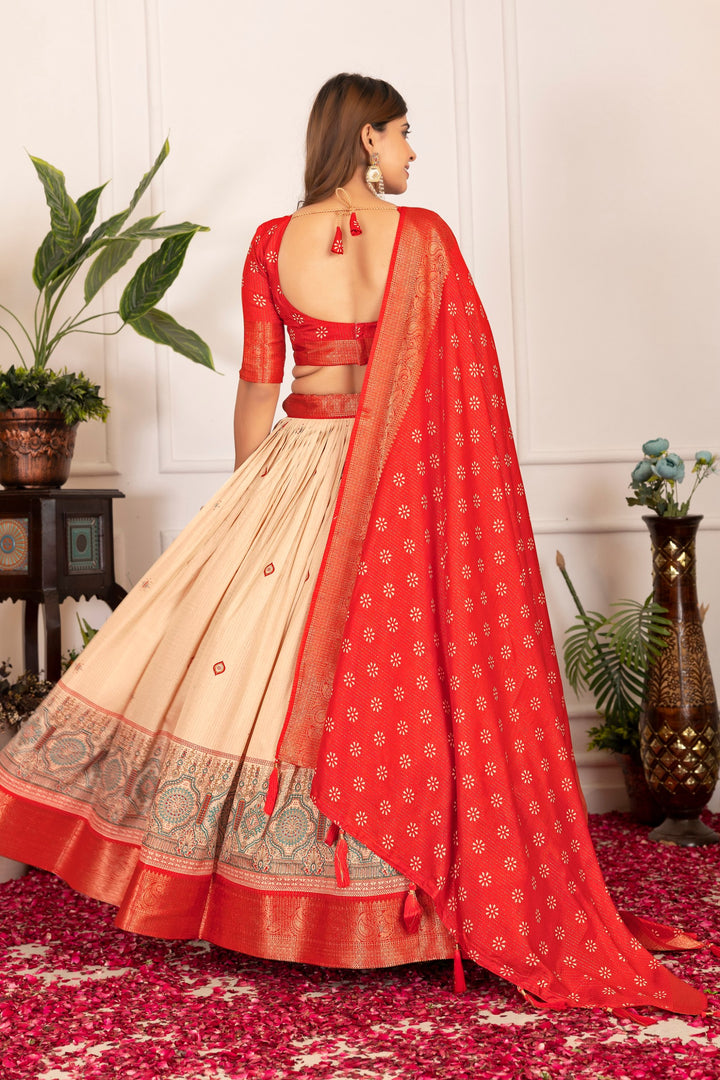 Presenting a perfectly blended Tussar silk lehenga for festive season to charm your look!✨