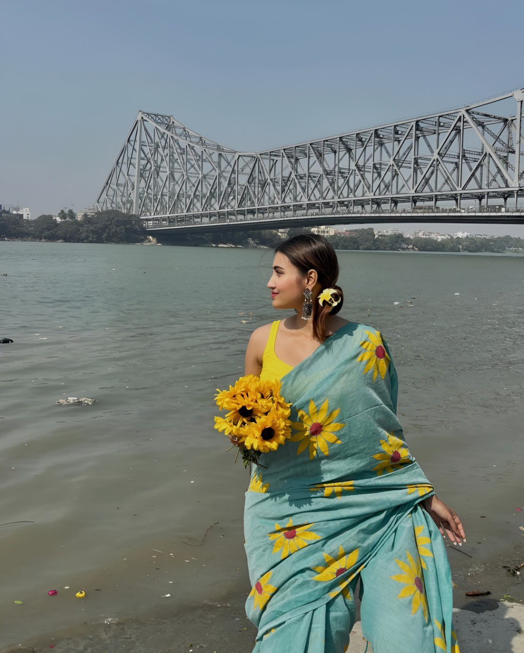 Banzaran Linen Cotton Digital Sunflower Print Saree – Soft Blouse Included