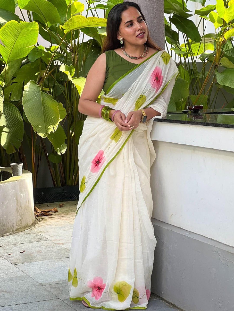 Beautiful Banzaran Ultra HD Ink high quality Digital printing with wax finishing in saree