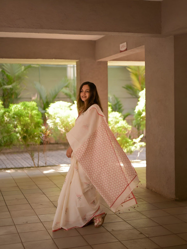 Beautiful Ultra HD Ink high quality Digital printing with wax finishing in saree