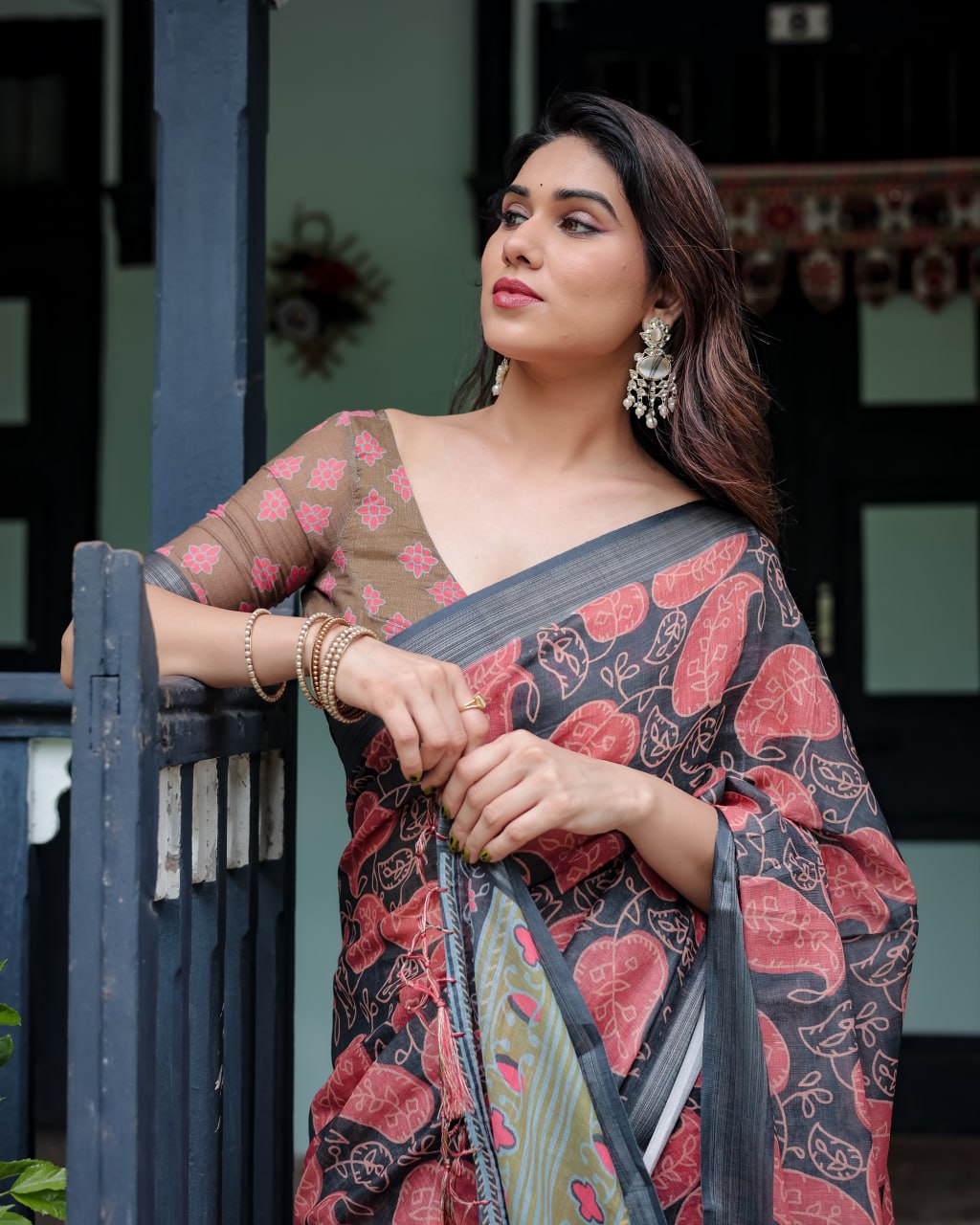 Charcoal Leaf Motif Linen Cotton Saree with Elegant Woven Border