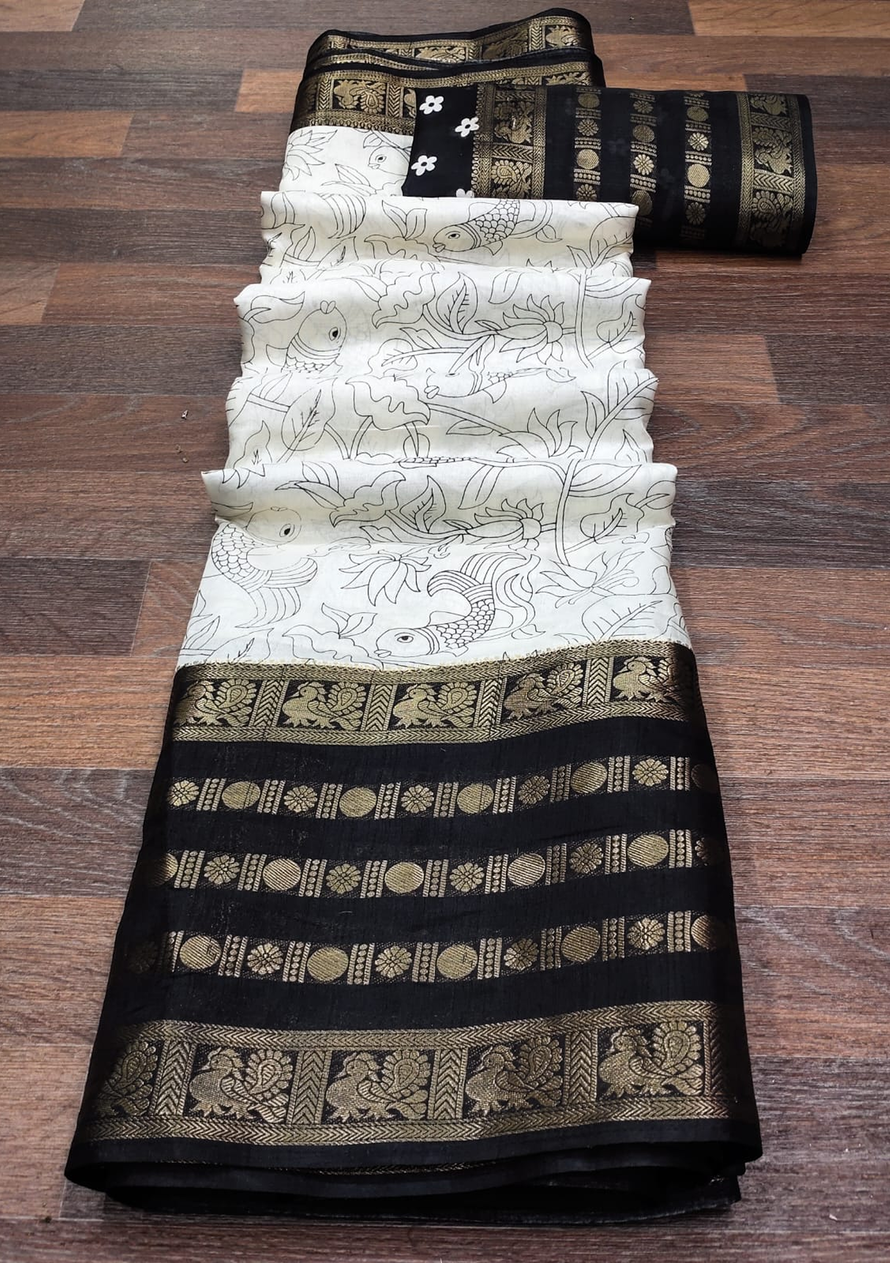 Designer Freehand Dola Silk Saree With Jacquard Big Border