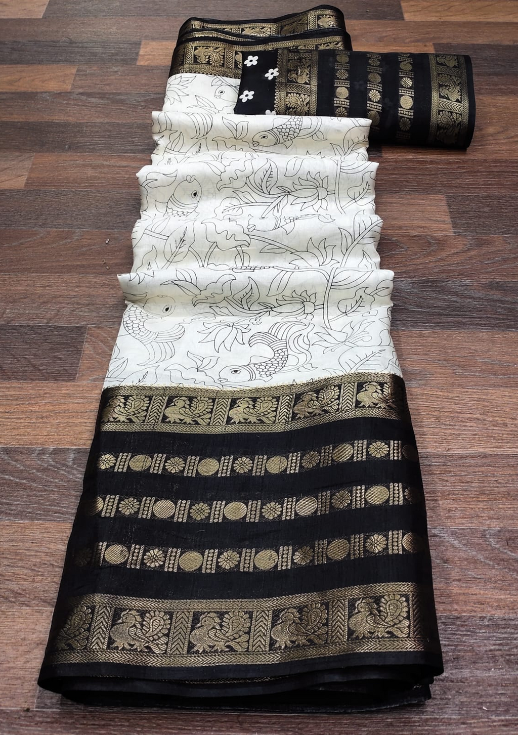 Designer Freehand Dola Silk Saree With Jacquard Big Border