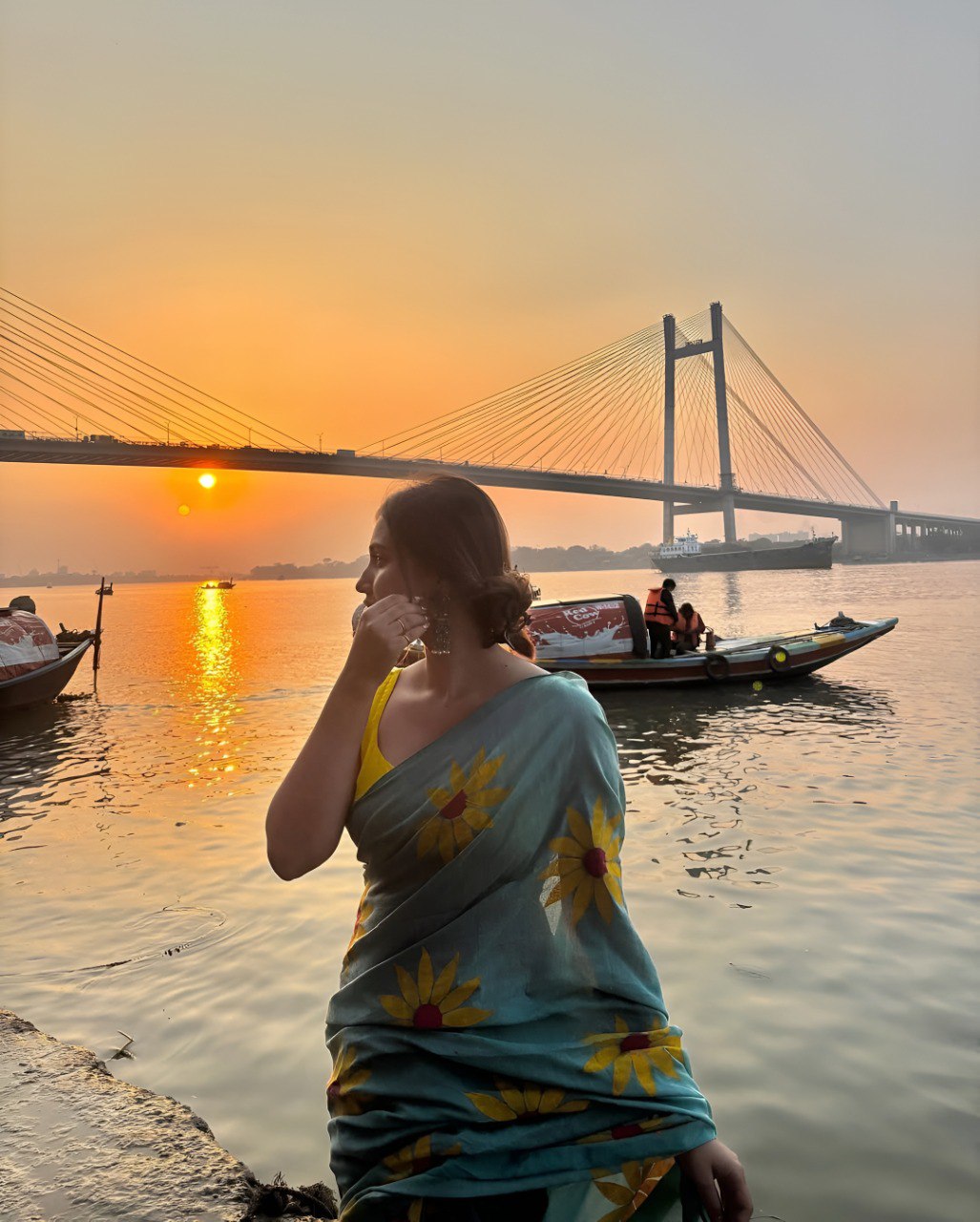 Banzaran Linen Cotton Digital Sunflower Print Saree – Soft Blouse Included