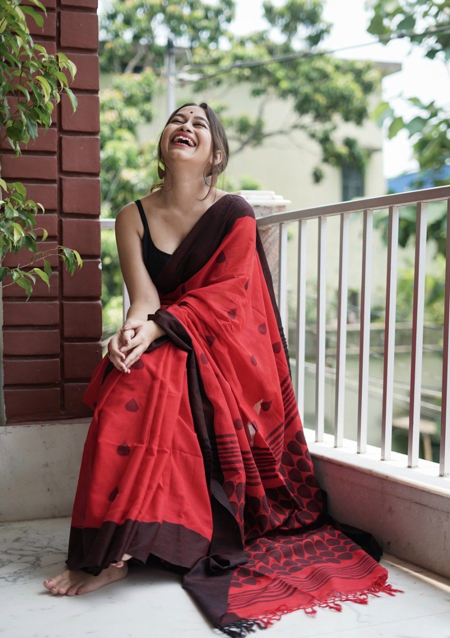 Banzaran Soft Linen Cotton Saree – High-Quality Digital Print & Handmade Border