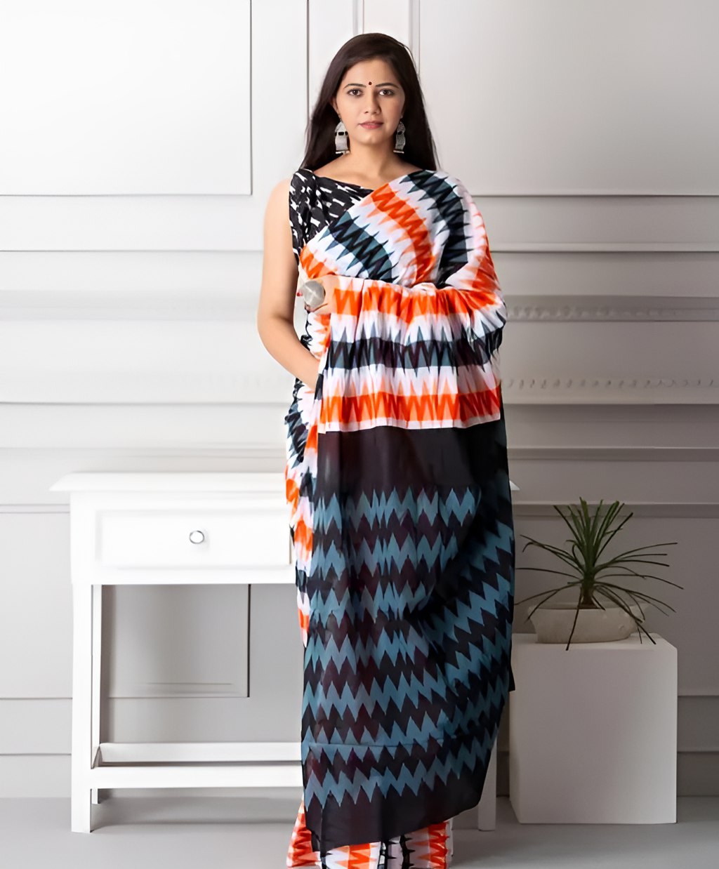 Zikzek Line Ultra HD Ink high quality Digital printing with wax finishing in saree