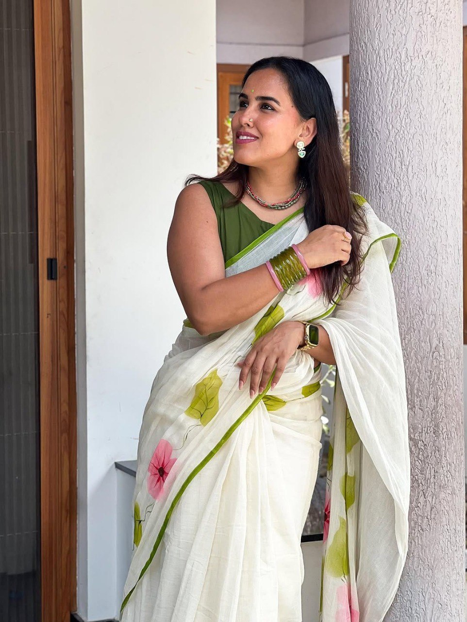 Beautiful Banzaran Ultra HD Ink high quality Digital printing with wax finishing in saree