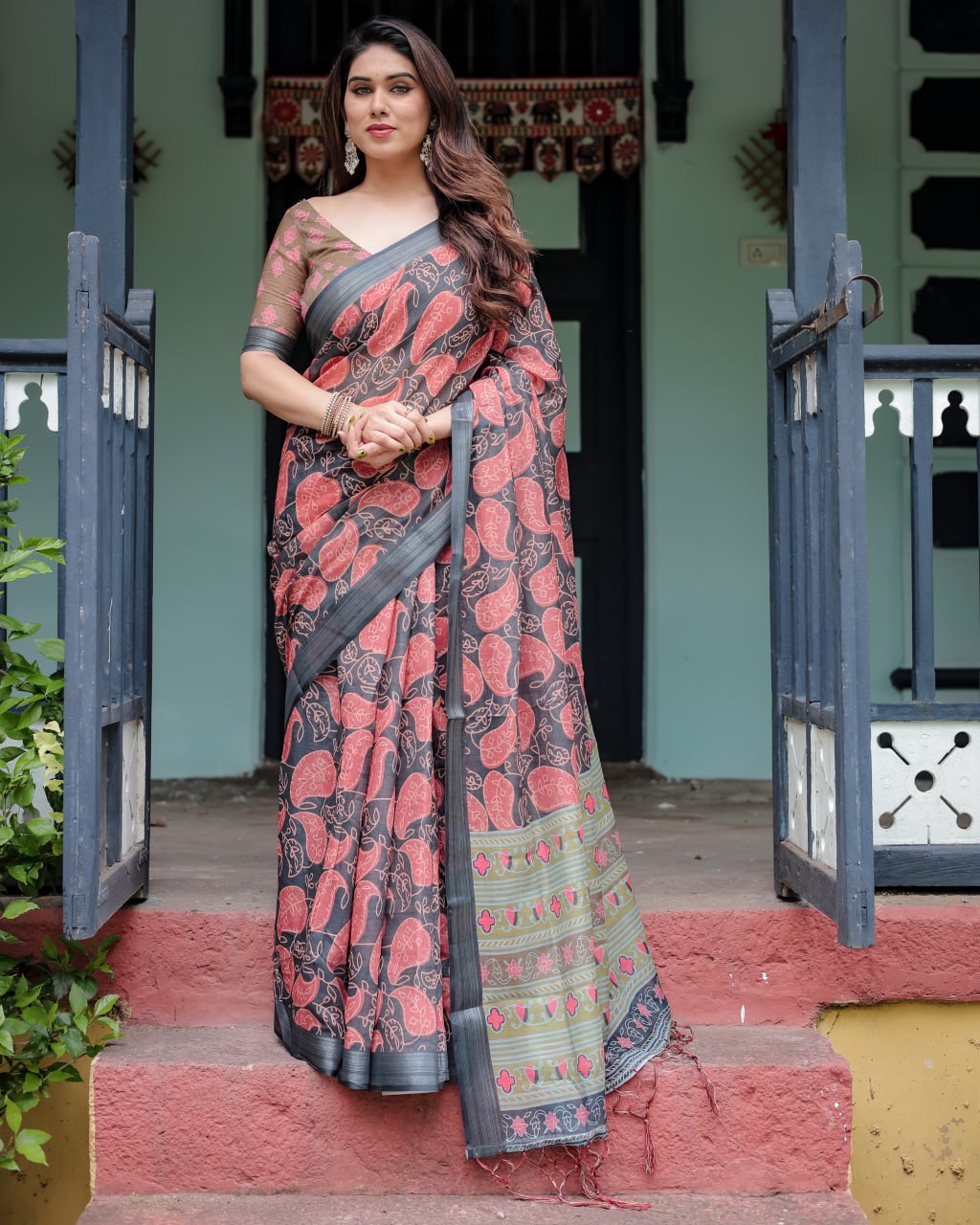Charcoal Leaf Motif Linen Cotton Saree with Elegant Woven Border