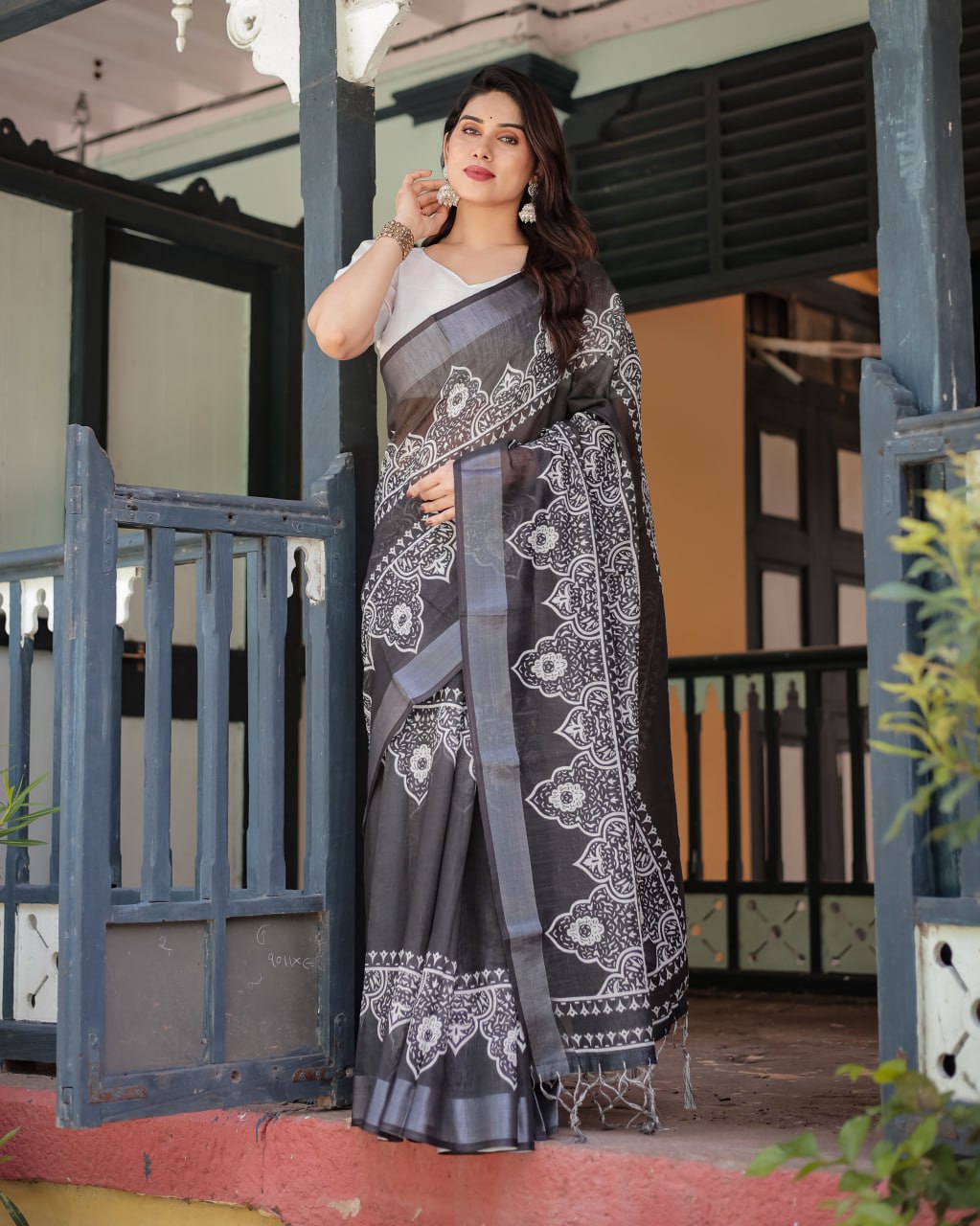 Sophisticated Black & White Linen Cotton Saree with Ornamental Print
