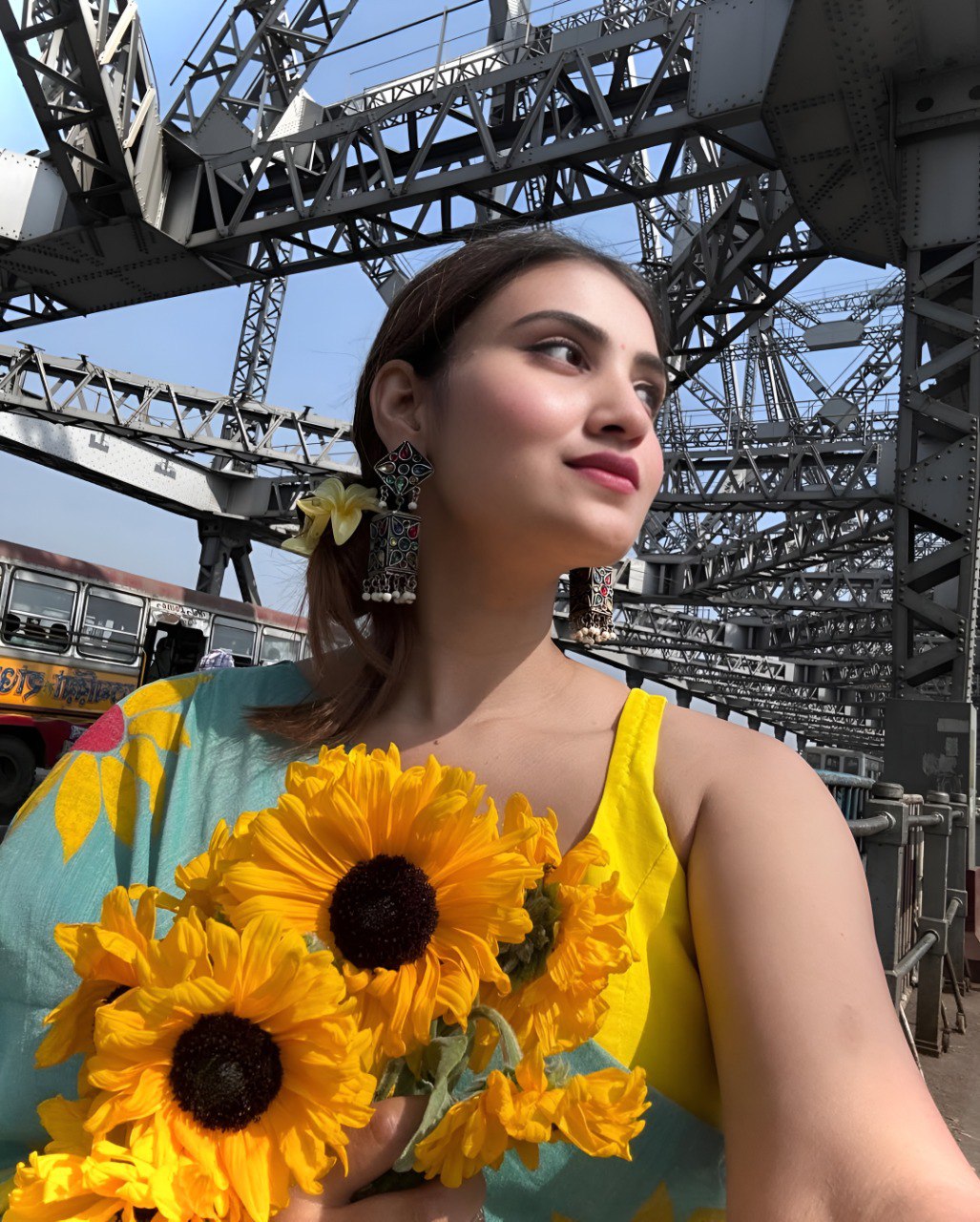 Banzaran Linen Cotton Digital Sunflower Print Saree – Soft Blouse Included