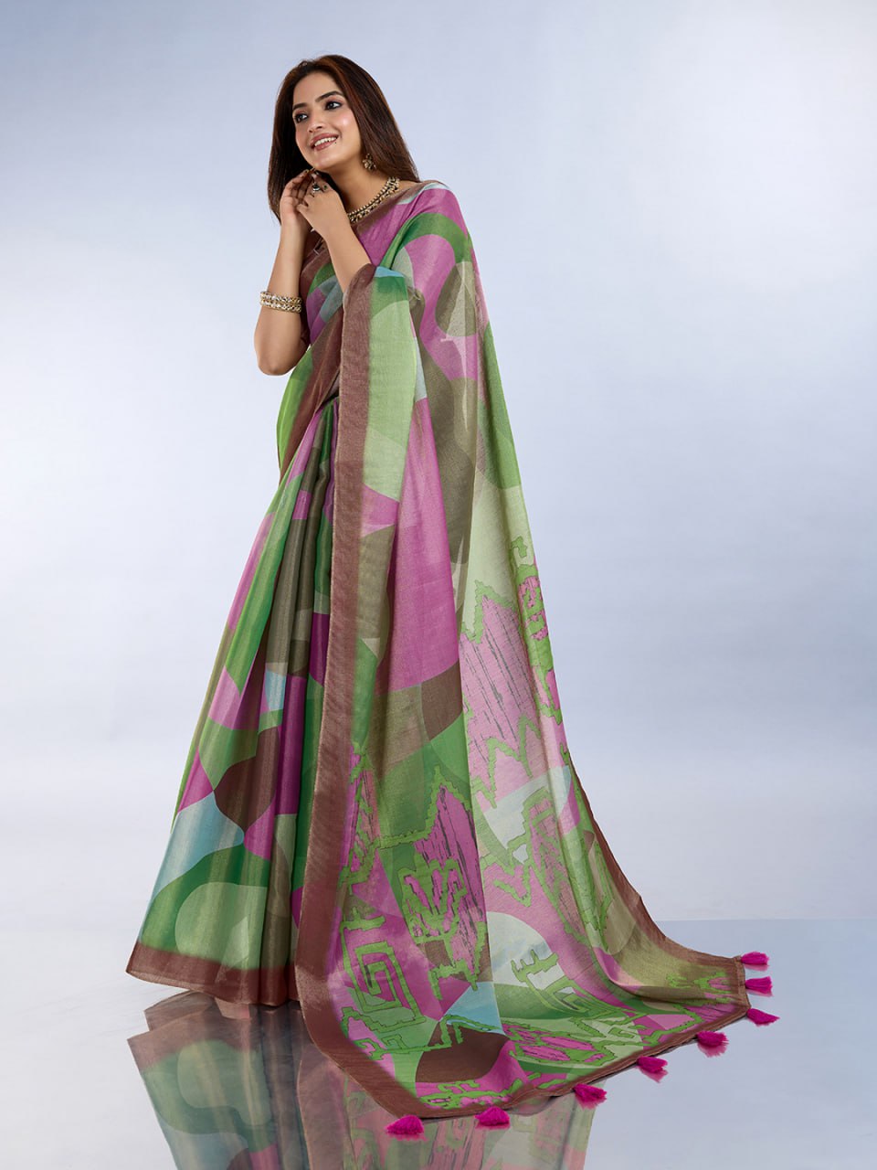 Green & Pink Abstract Printed Saree