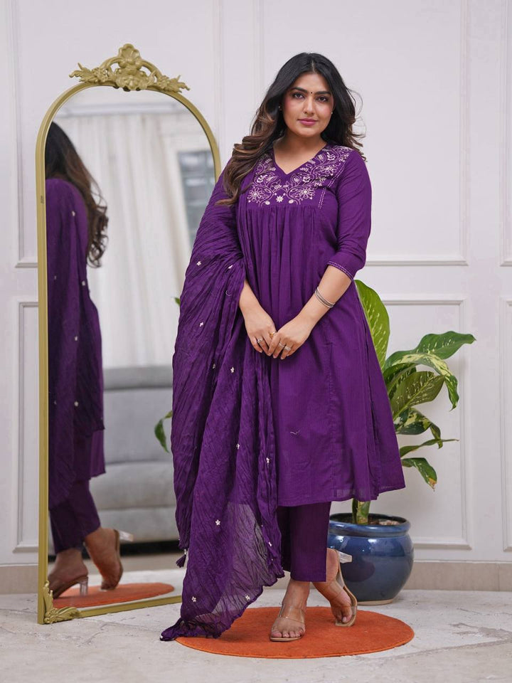💜 New Catalog Launch – Women’s Rayon Banzaran Embroidered Flared Kurta Set