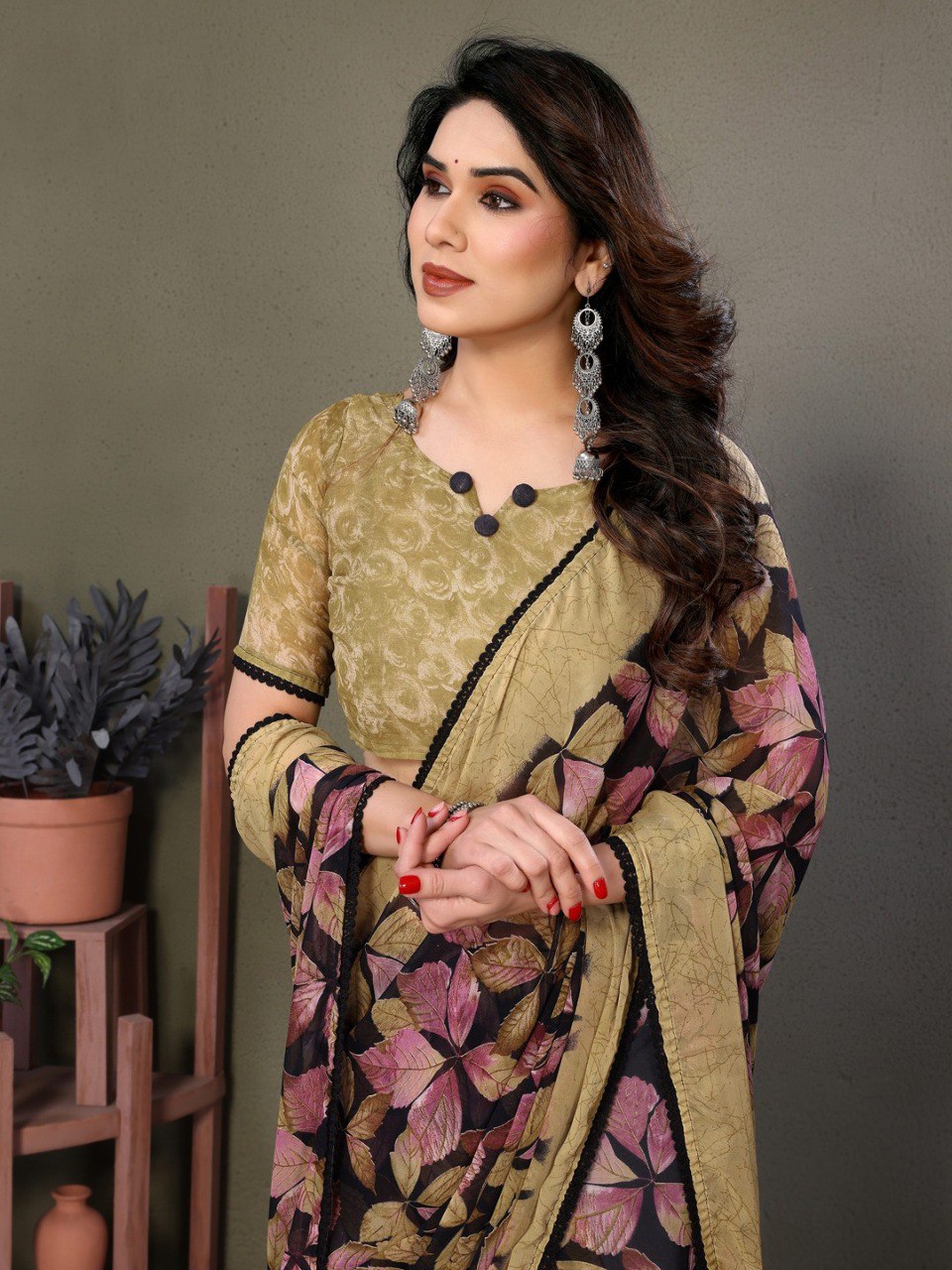 Chiffon Banzaran Floral Soft Chiffon Saree with Floral Mill Print & Elegant Lace Border