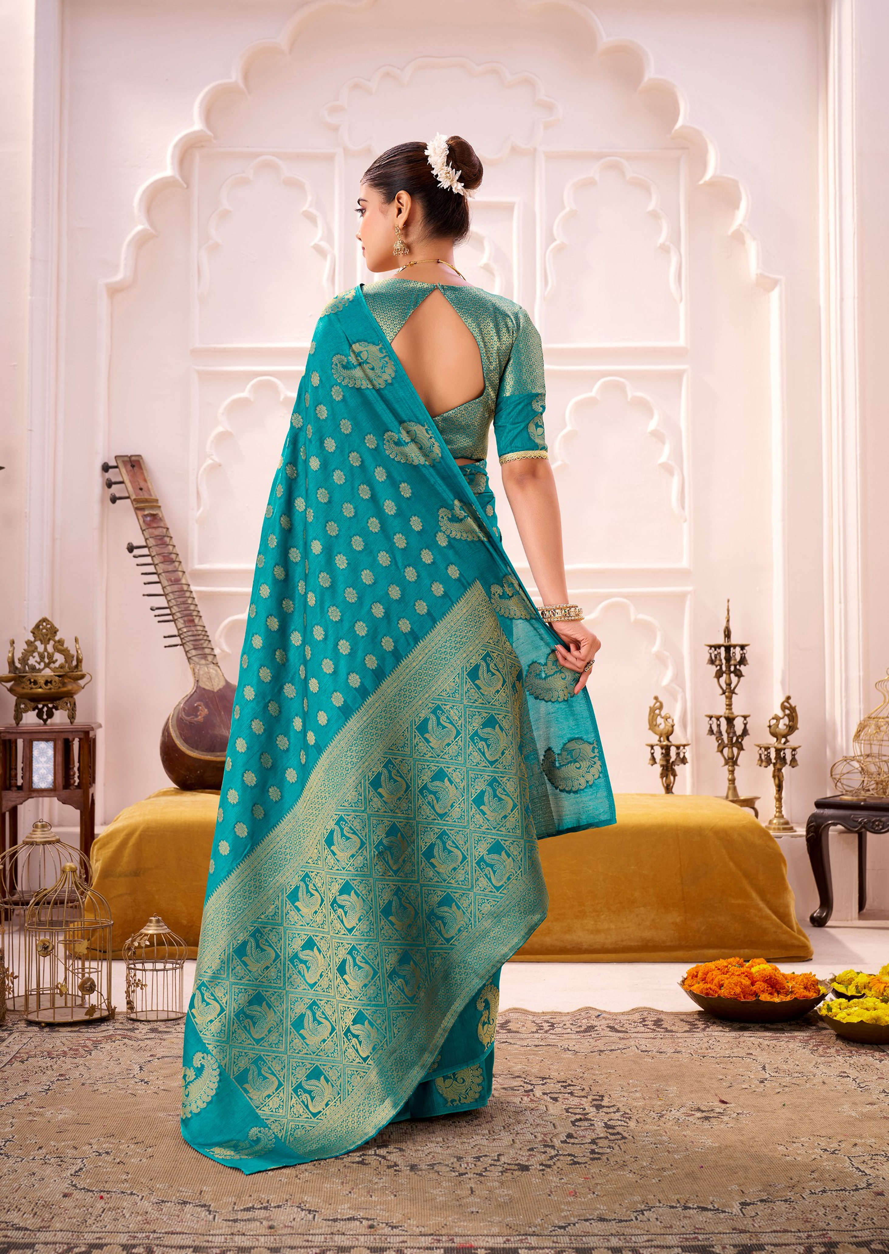 🌟Banzaran Special Saraswati Roop Silk Saree – Exquisite Zari Weaving Elegance