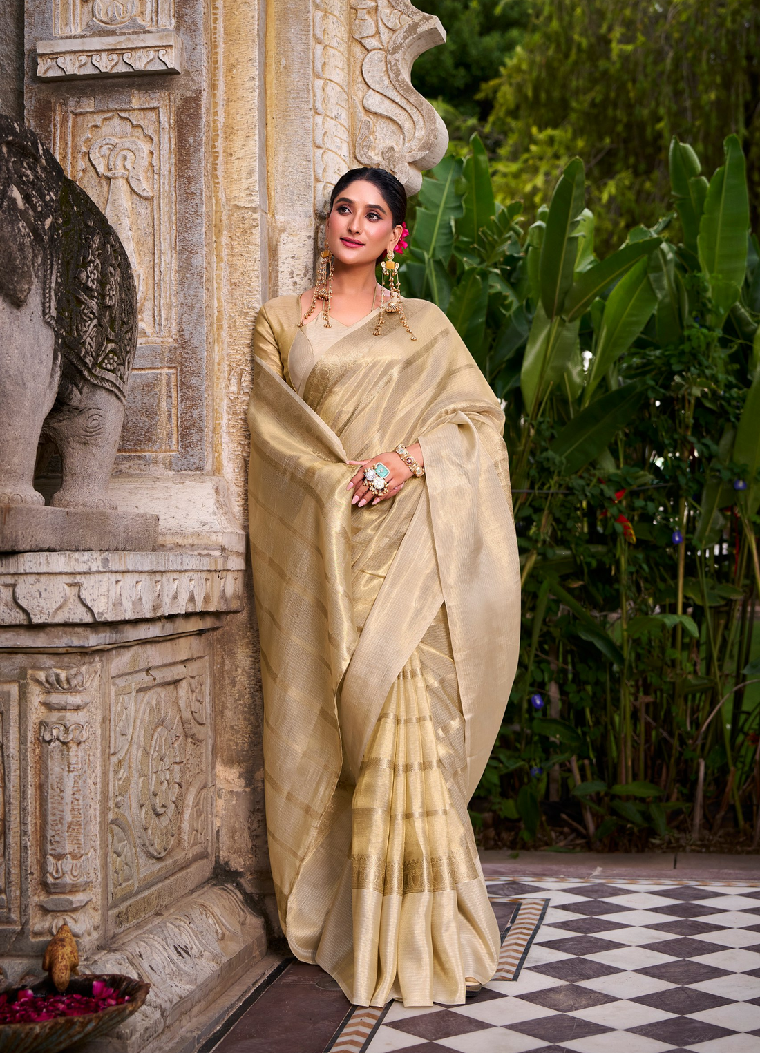 🌼 BANZARAN SAHURI – Onam Gold Tissue Zari Weaving Saree
