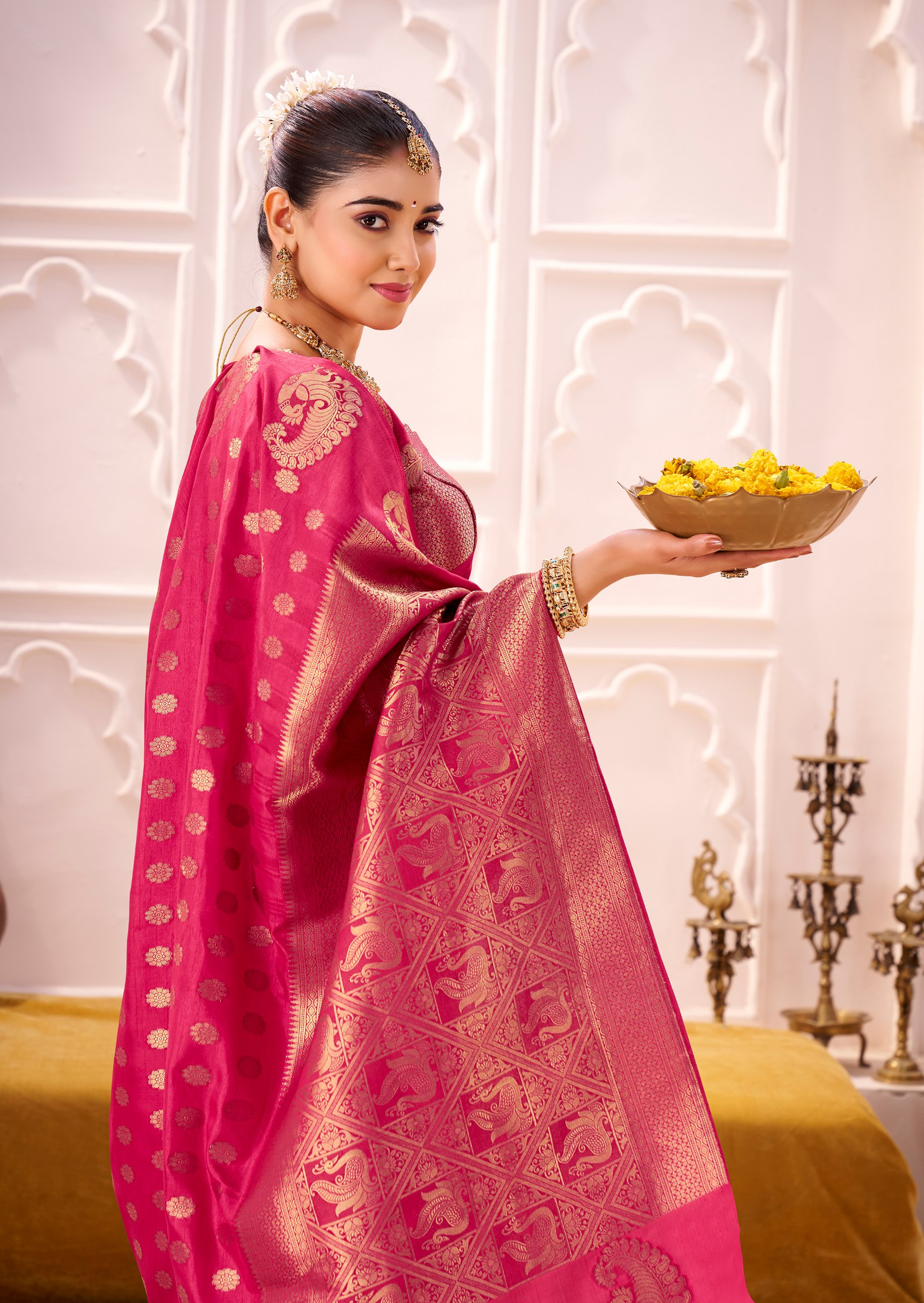 🌺 Banzaran Special Roop Silk Zari Woven Saree – Timeless Tradition & Sophistication