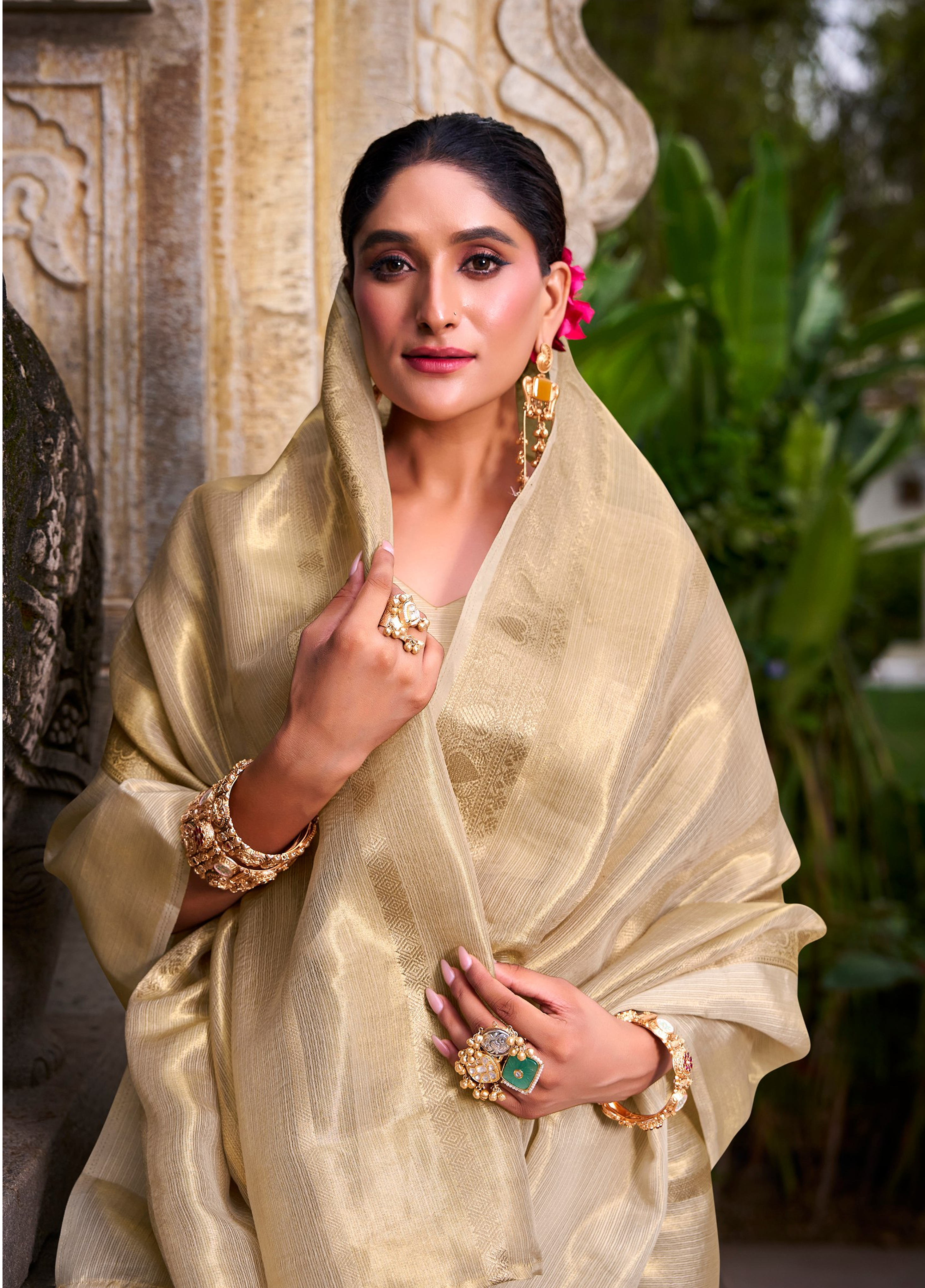 🌼 BANZARAN SAHURI – Onam Gold Tissue Zari Weaving Saree