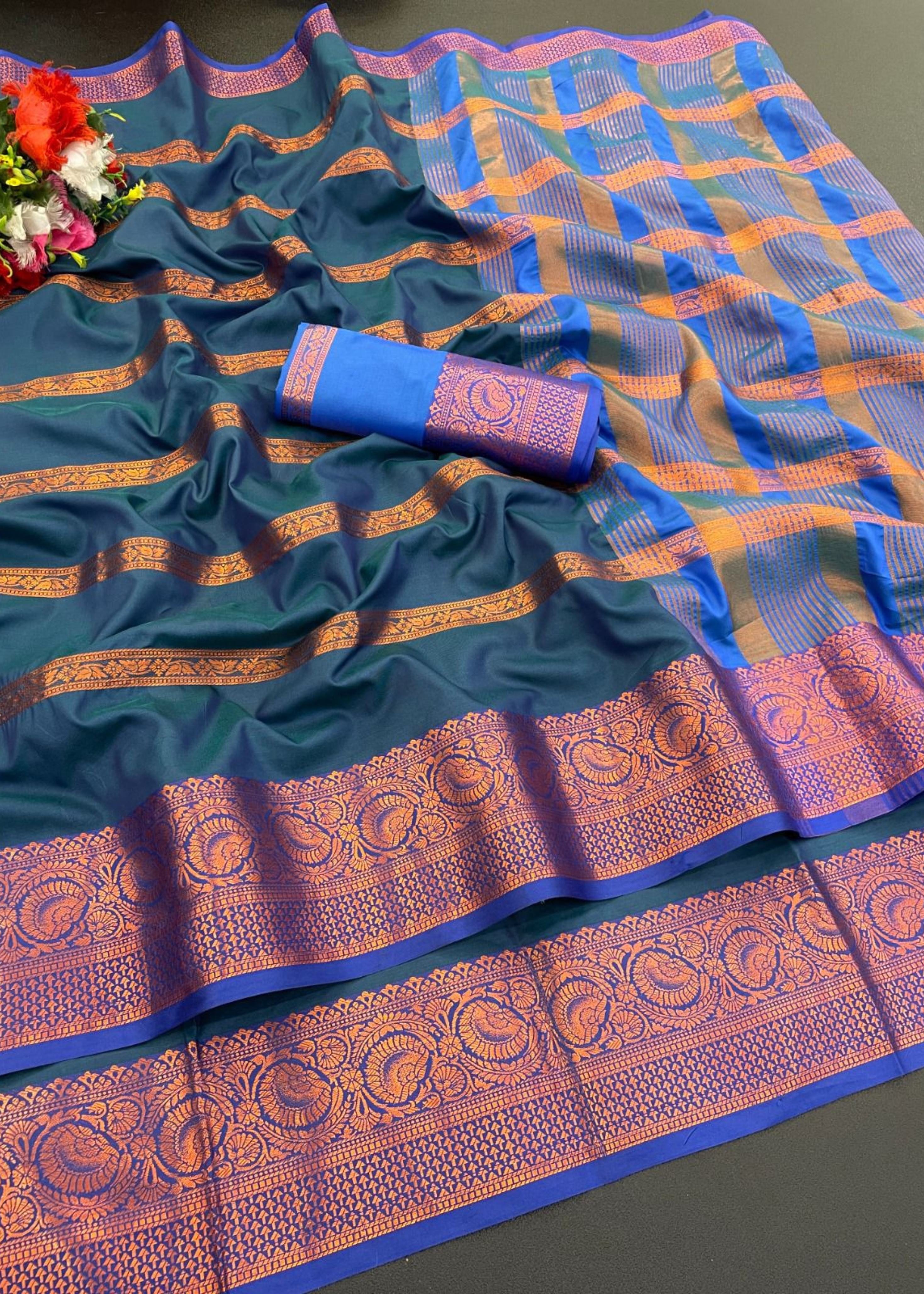 Soft Pure Banarasi Silk Saree With Zari Weaving & Rich Chit Pallu