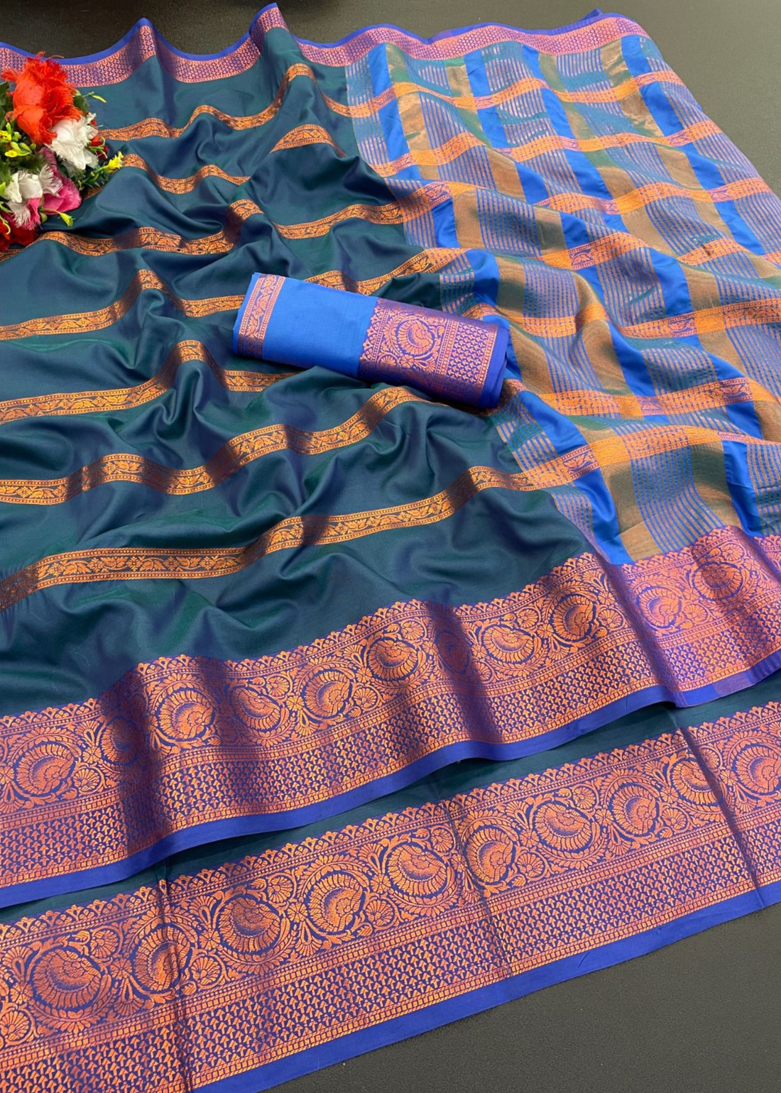Soft Pure Banarasi Silk Saree With Zari Weaving & Rich Chit Pallu